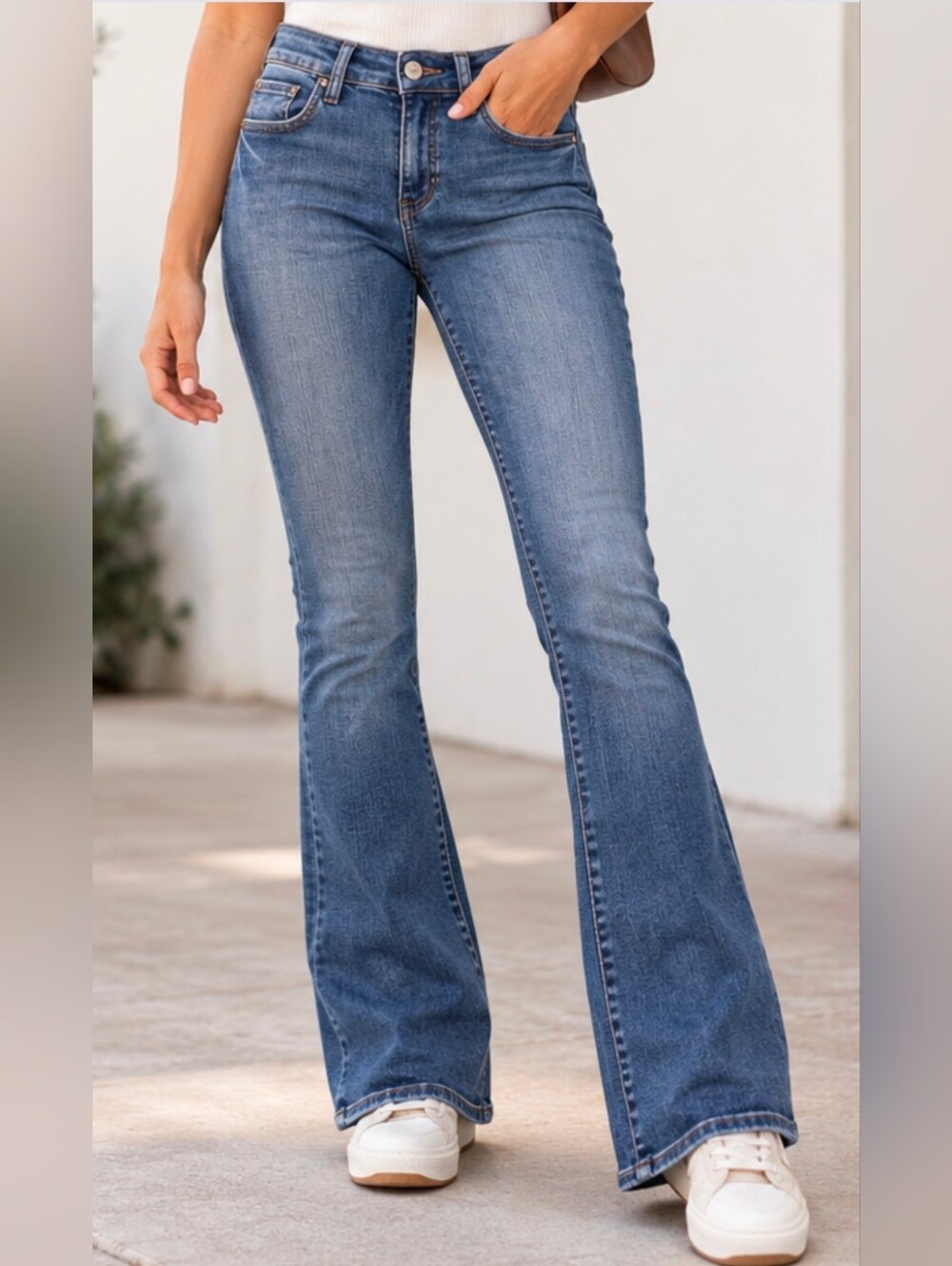 KUT from the Kloth Natalie Bootcut Jeans Size 2 Medium Wash Stretch Denim